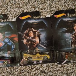 HOT WHEELS DC SUPER HERO COLLECTION 