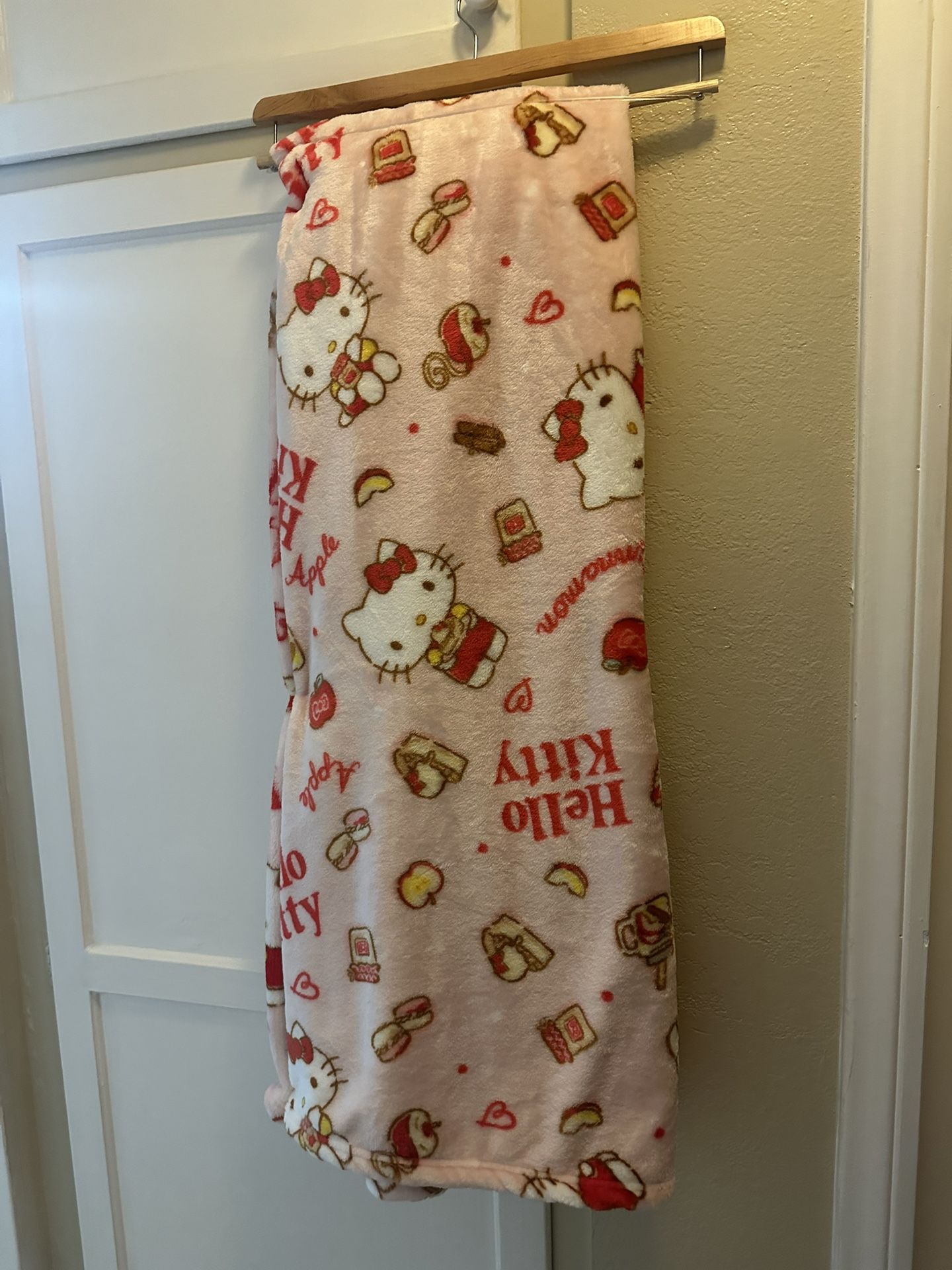 Hello Kitty Blanket