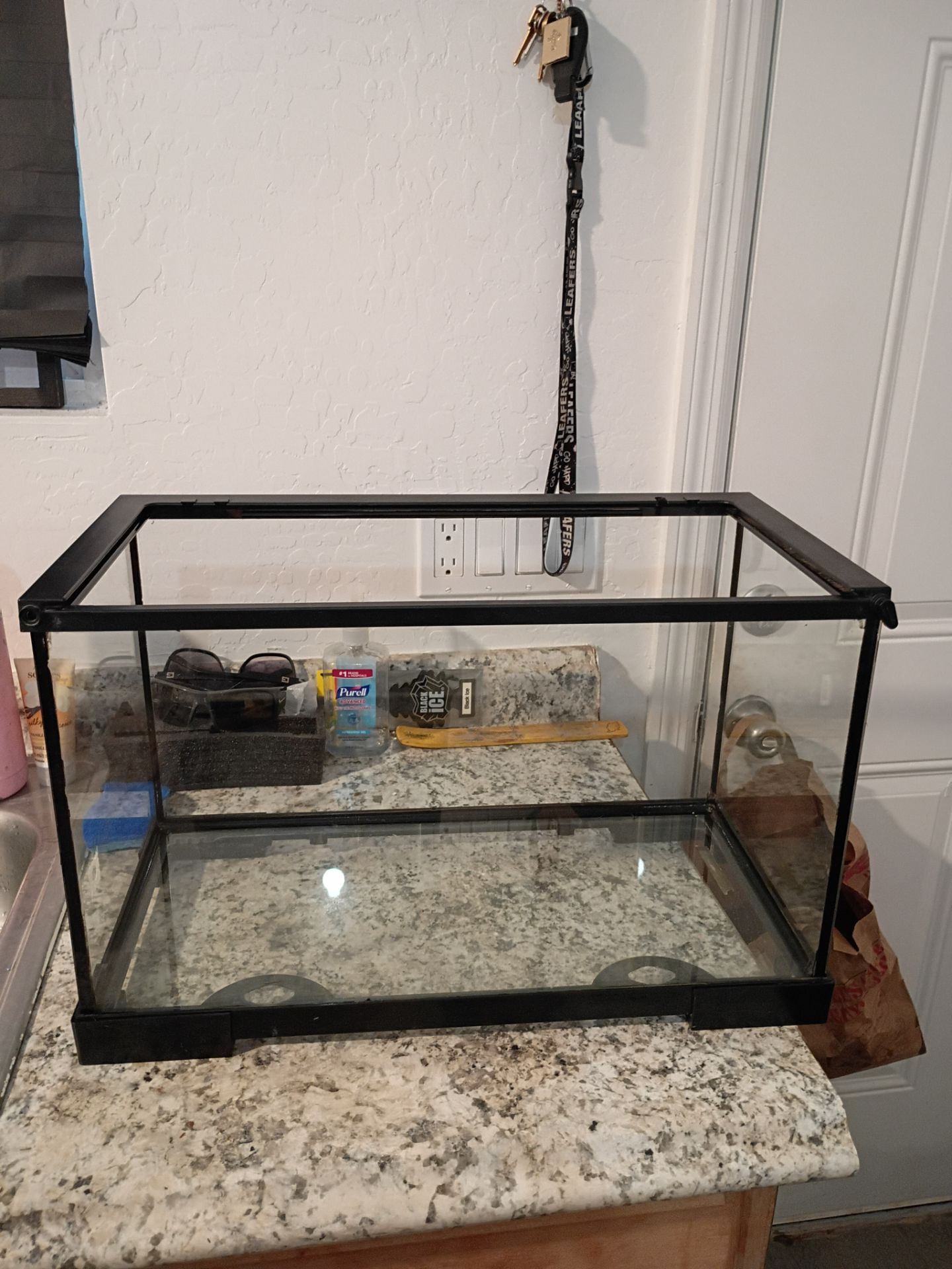 10 GALLON TERRARIUM