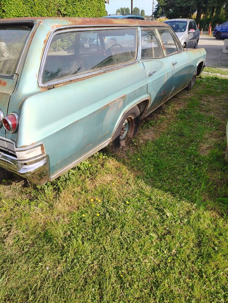 1965 Chevy Impala 4 Door Wagon