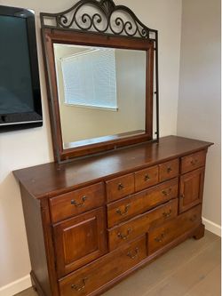Solid Wood Bedroom Furniture set