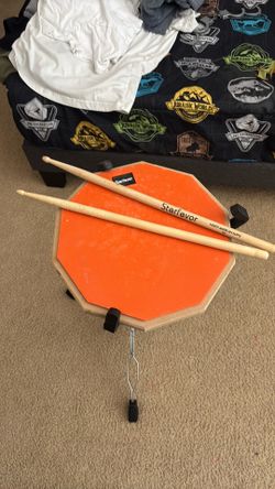 Silent drum practice pad
