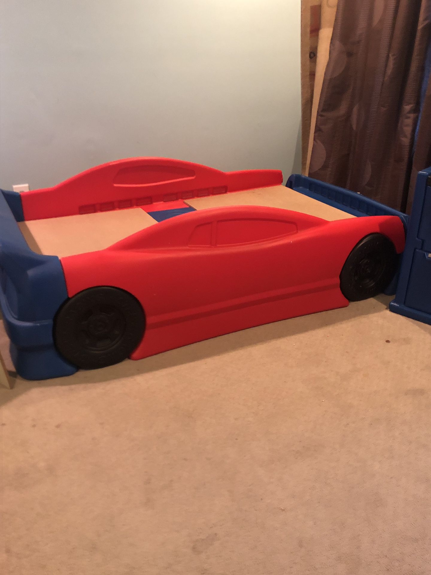 Twin size Race car bed w/utility storage bin.