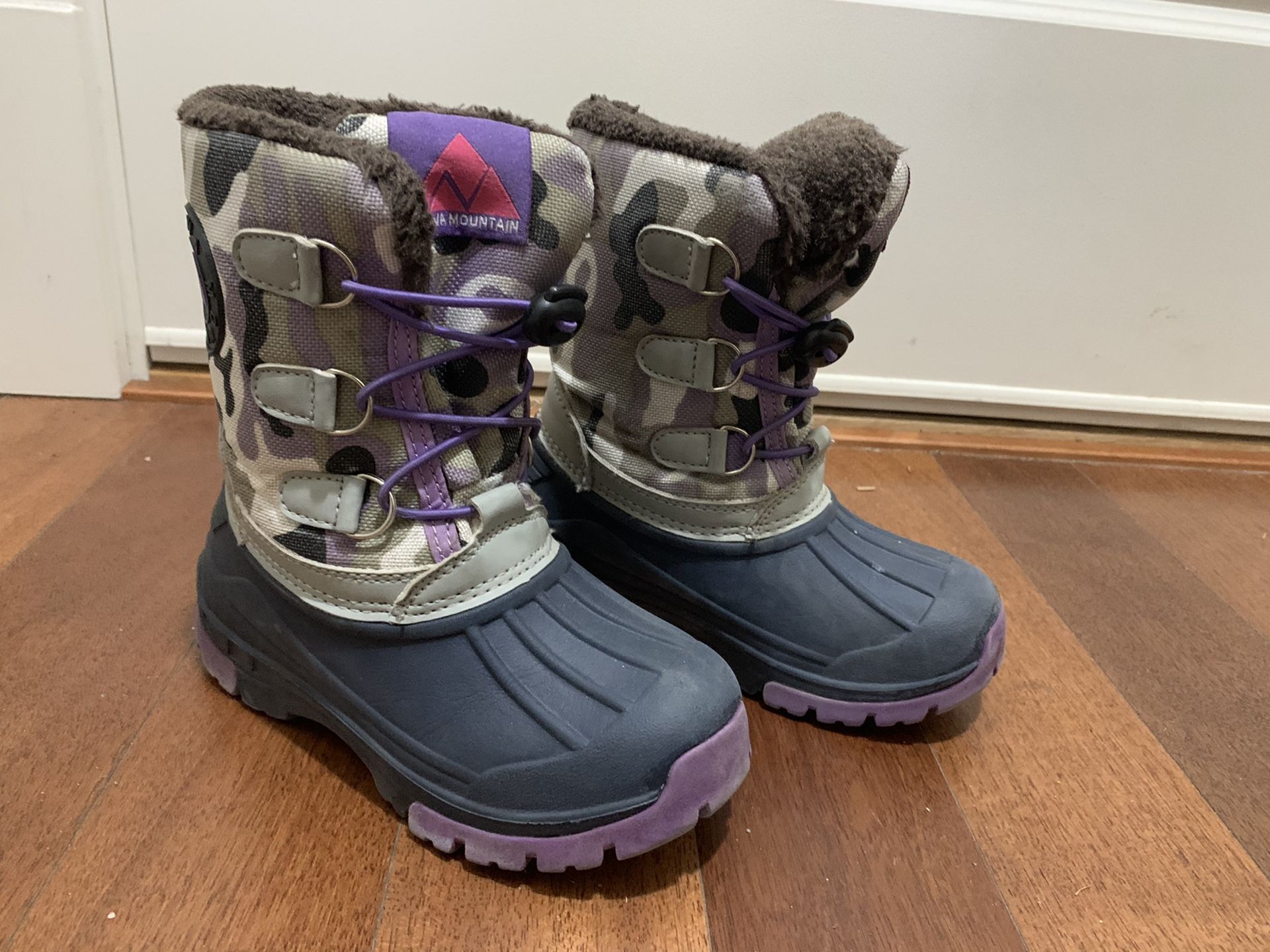 Kids 3t-4t snow boots