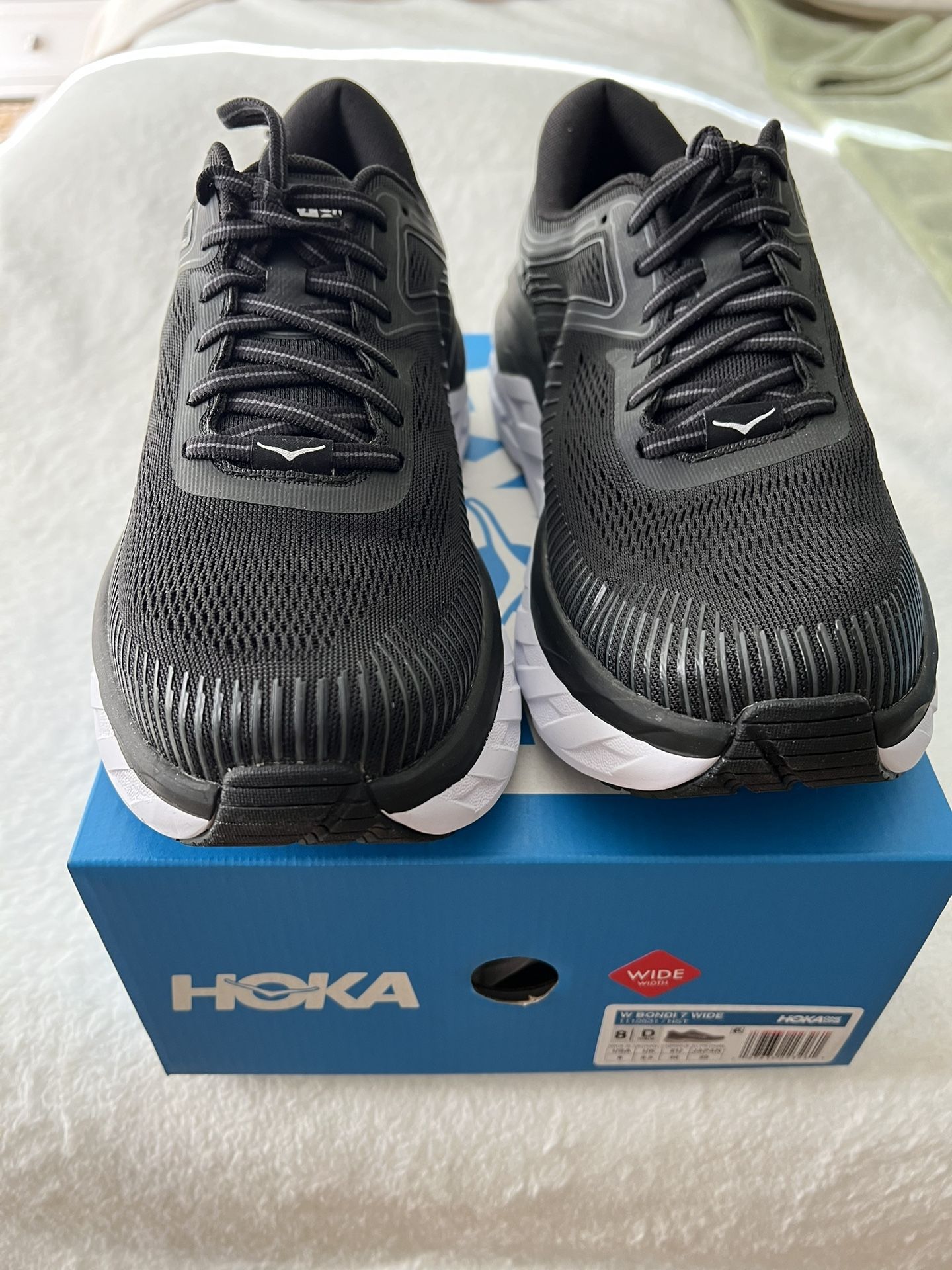 Hoka Women’s Bondi 7 Sneakers Size 8 Wide