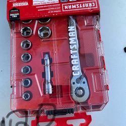 Ratchet and socket set