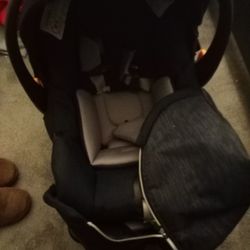 Chicco Infant Car seat 