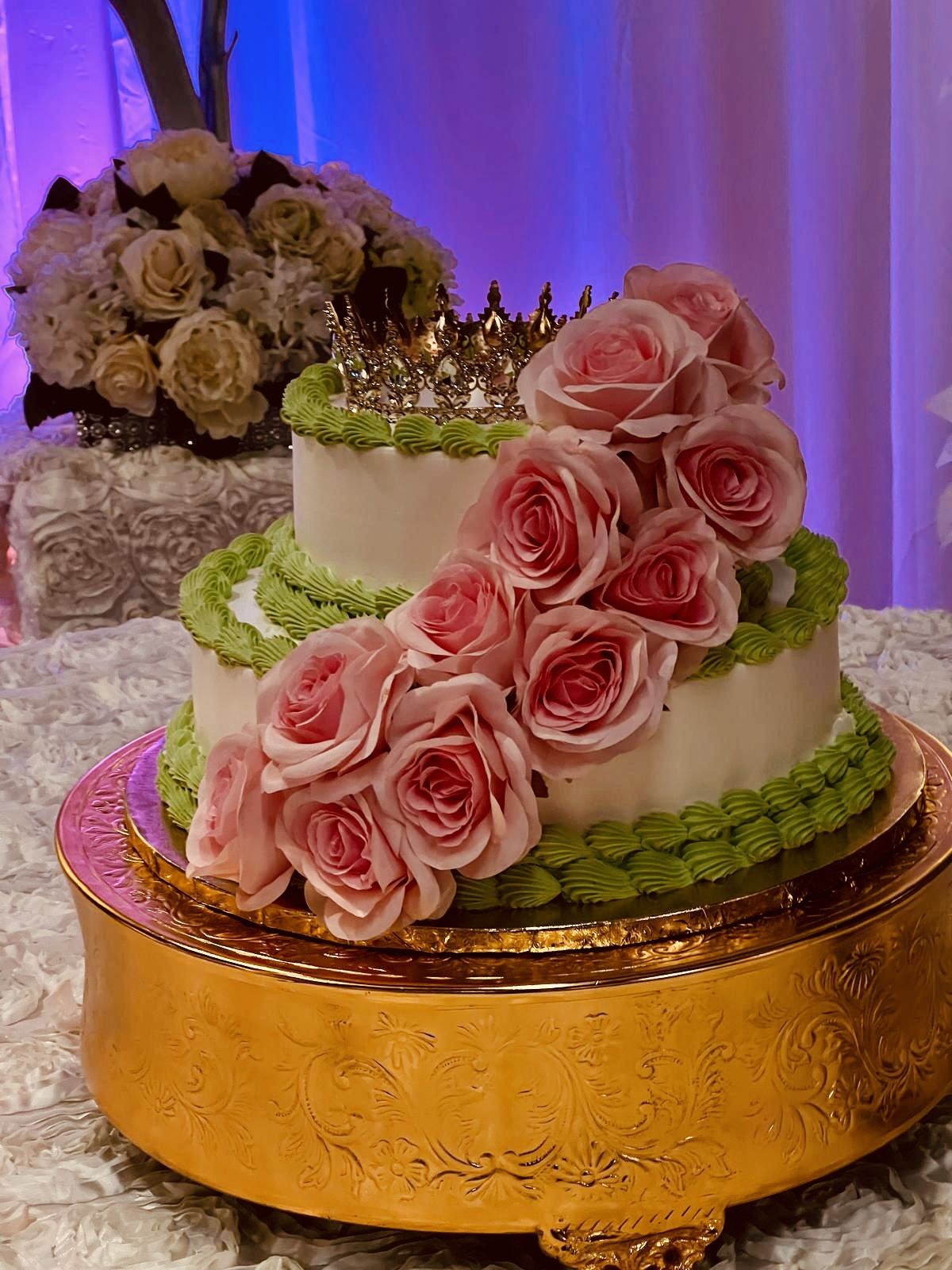 Cake Stand 18" Gold and 6 Gold Party Trays**** $60 For Everything!!!