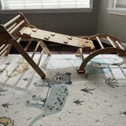 Wood and hearts climbing play set