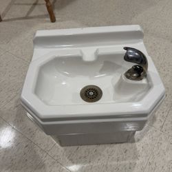 Vintage 1946 American Standard Wall Mount Porcelain Drinking Fountain