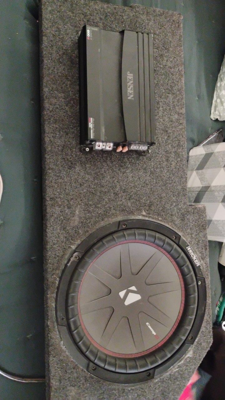 Two 12 Kickers Comp r And Amp 1500watts