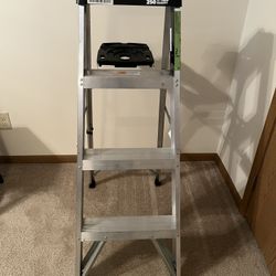 8’ Step Ladder