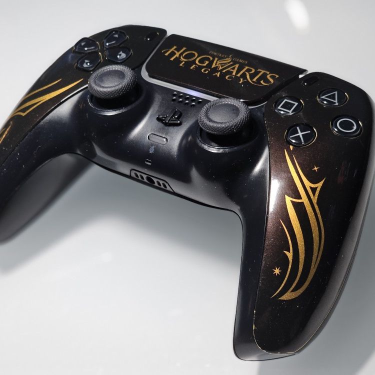 Limited Edition PS5 Controller  Hogwarts Legacy