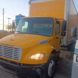 2006 Freightliner 24 Foot Box Truck