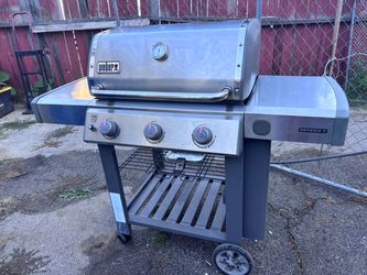 Weber Genesis II S-310 Stainless Steel 3-Burner Gas Grill – Like-New Condition!