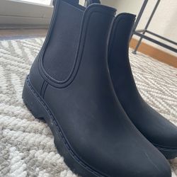 Women’s Aldo Rain boots 