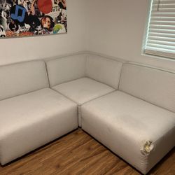 Three-piece sectional couch