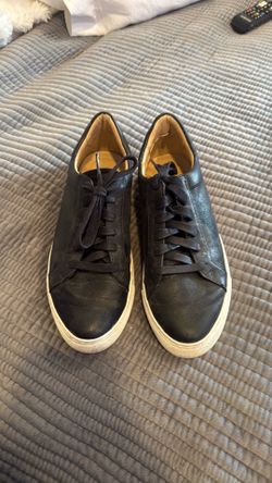 Women’s Skechers black leather leather insoles size 8
