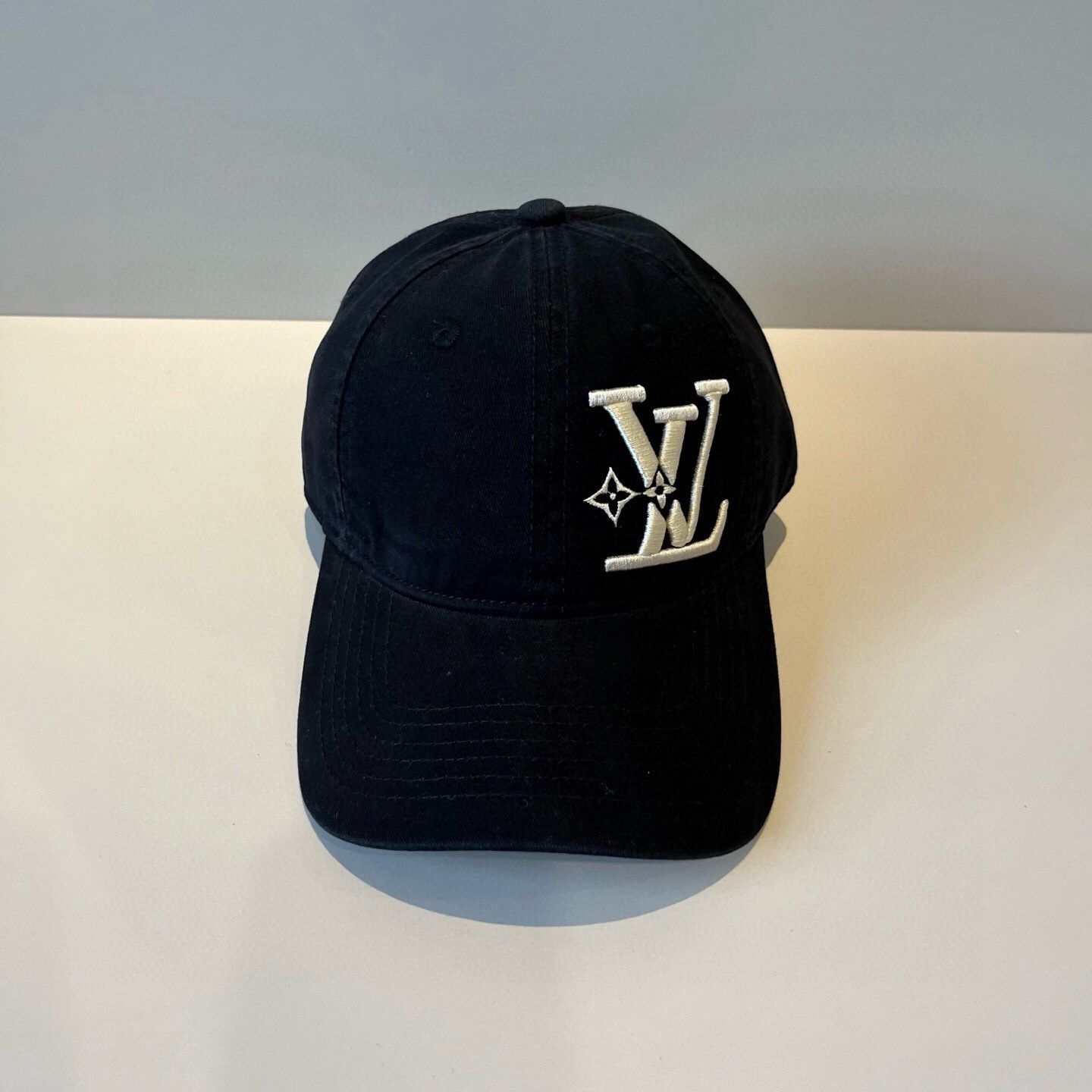 A trendy hat