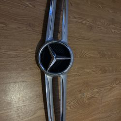 2015-2018 Mercedes Benz C300 Grille With Emblem
