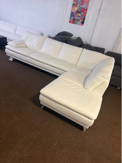😍 White Italian Leather L-Shape Sectional 🚚 Avail