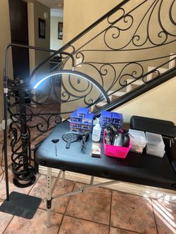 Eye lash extensions supplies