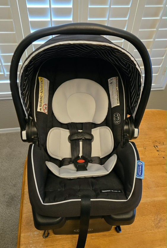 Snugride 35 Lite Baby Carseat & Base