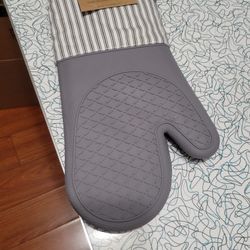 Oven Mitten *new* 