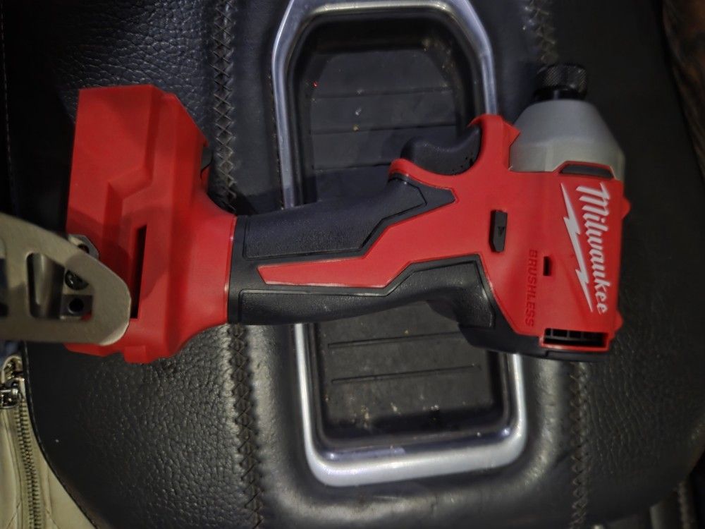 Milwaukee 1/4 Inch Impact Drill Brushless