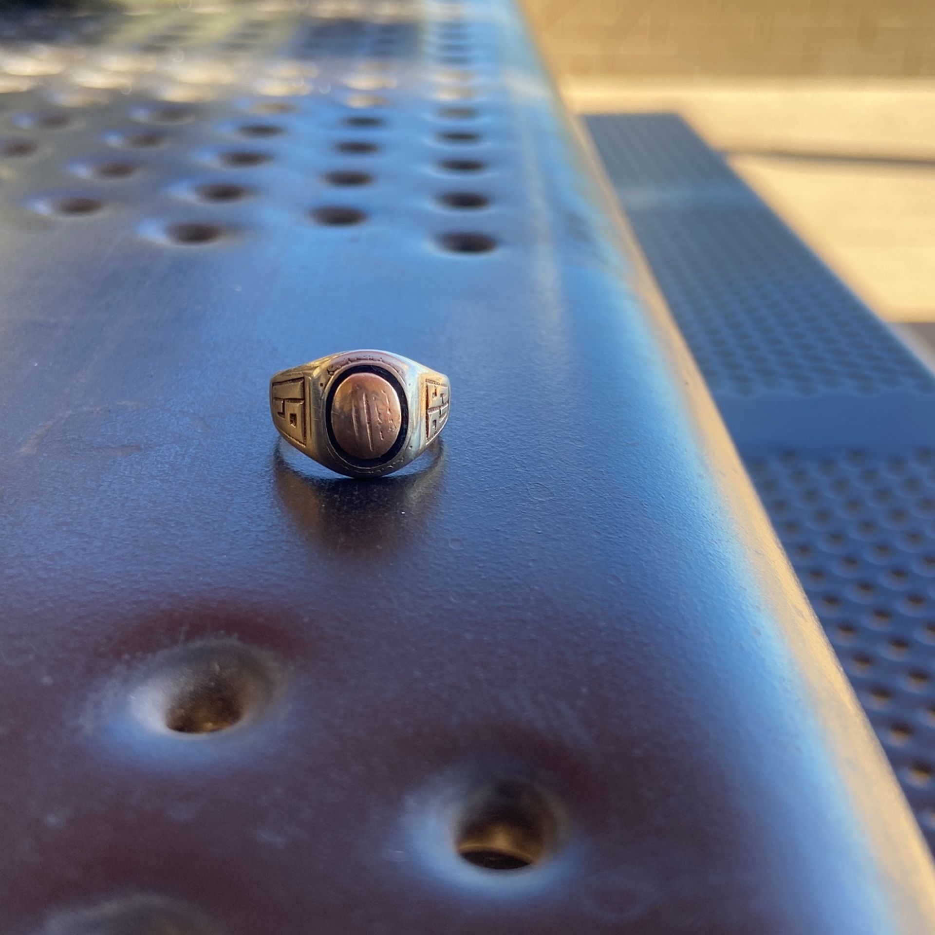 "1925" Antique 9k Gold Class Ring