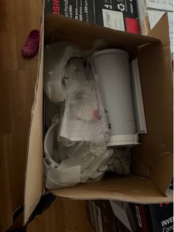 Open box•Brand new! 8000 BTU Portable AC Cools 350 sq. ft. with Dehumidifier and Remote Control in White