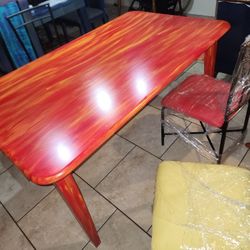 Fire Color Table With 4 Chiars