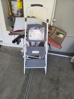 Cosco 8ft 9inch reach step ladder stool