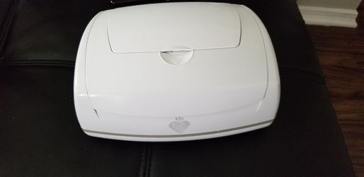 Brand new - Price lionheart premium wipe warmer- 15$ good condition