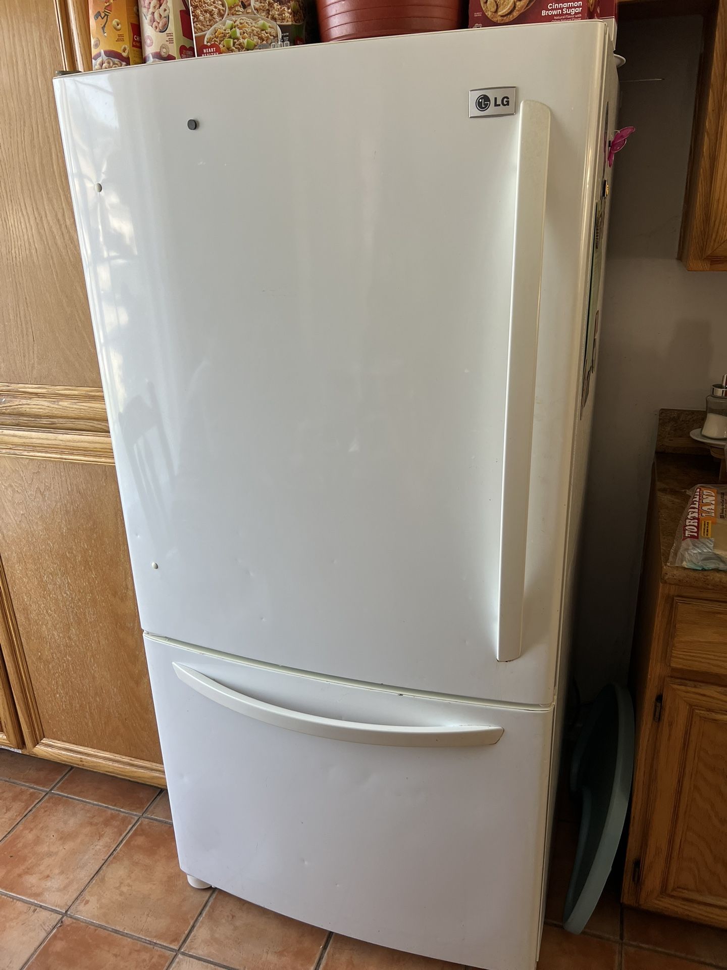 LG Refrigerator With Ice Maker