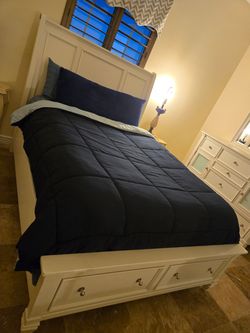 Bedroom set