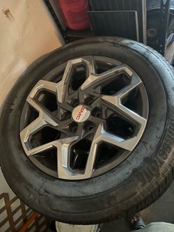 2022 GMC Sierra Rims and Tires Lug pattern 6x139.7mm or 6x5.5 inch