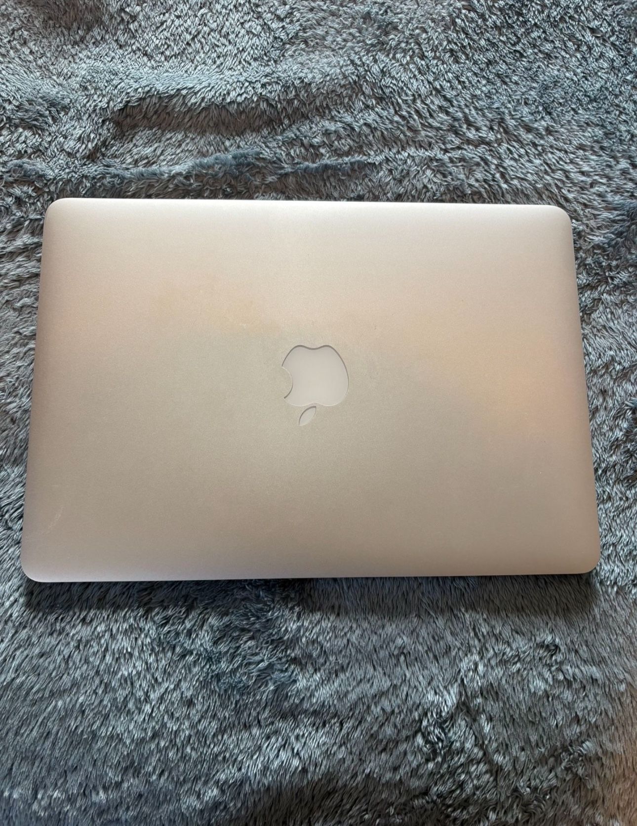 LIKE NEW 2015 MACBOOK PRO FOR SALE IMMEDIATELY