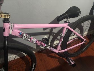 Throne pink chad