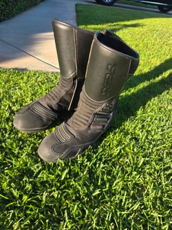 Motorcycle boots