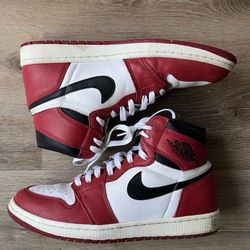 Size 11 - Jordan 1 Retro OG High Chicago