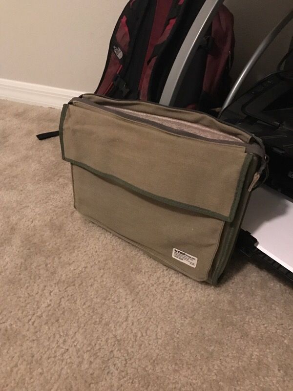 New Incase MacBook Case fits 13.3 inch