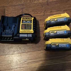  BRAND NEW Dewalt 3 Power Stack Compact 1.7ah Battery Set w/Charger NEVER USED 