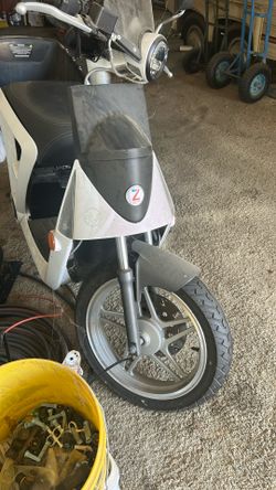 GenZe Moped
