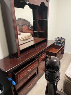 King Bed And bedroom set