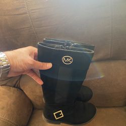 Micheal Kors Boots 