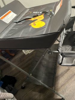 Portable changing table