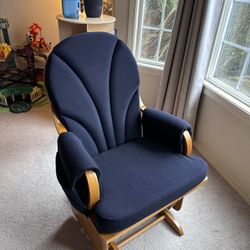Foundation’s lullaby glider rocker