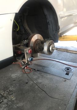 ON THE CAR BRAKE LATHE