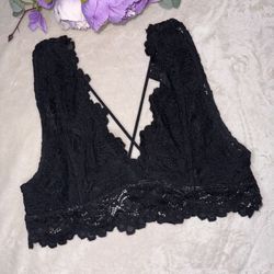 NEW Black Strappy Cross Front Lace Bralette